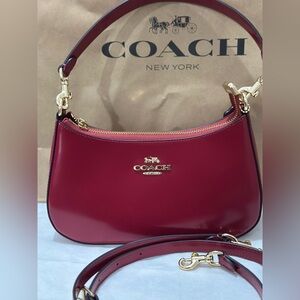 🌸🌸🥰Coach Teri Shoulder Bag GOLD/RUBY CV938